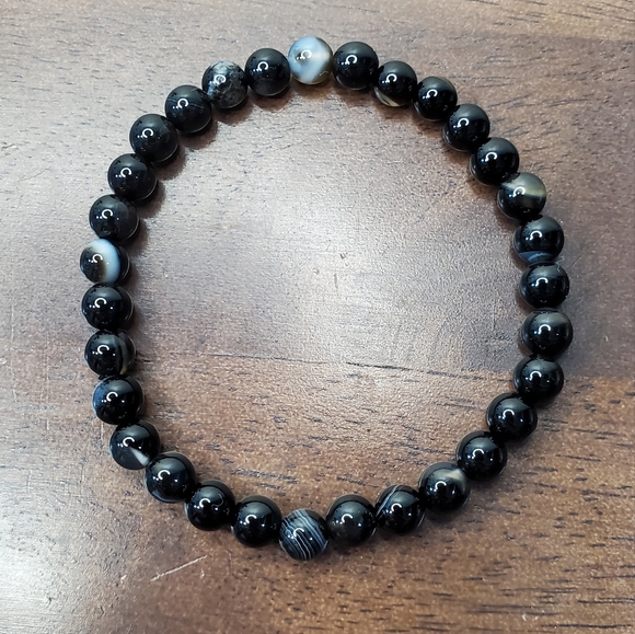 Black Agate Crystal Bracelet - Picture 2 of 6
